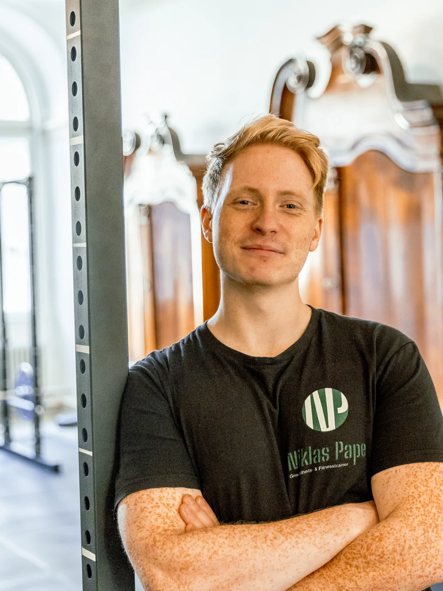 Niklas Pape vor dem Studio in der Mengstraße 40 in Lübeck